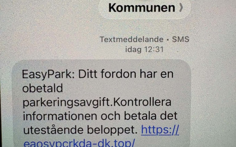 Sms:et ser ut att komma både från Easypark och kommunen.